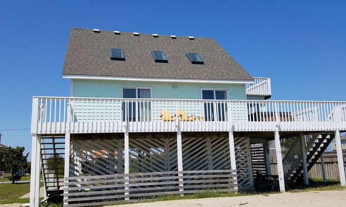 Rodanthe Casa | Oceanside 3BR / 2Bath casa con excelentes vistas y 3 minutos a pie de fácil acceso a la playa