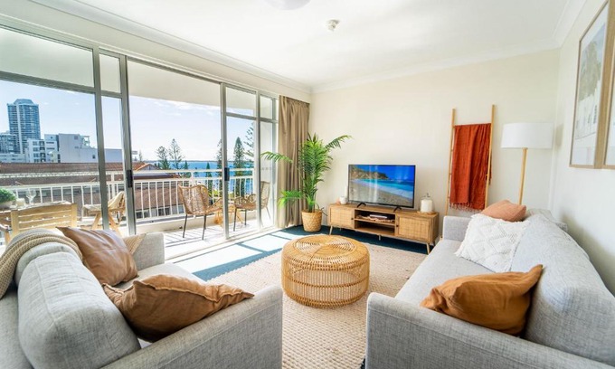Biggera Waters Apartamento | Ocean View 2BR Apartment and SPA