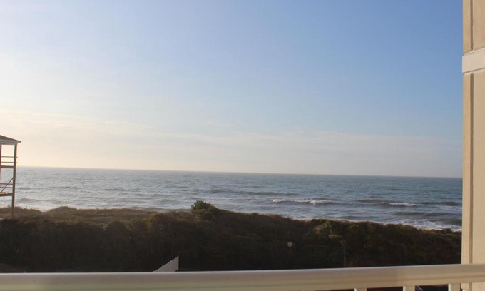 Sneads Ferry Apartamento | Ocean view, 2BR, 2BA Condo, St Regis 3213, Topsail, NC