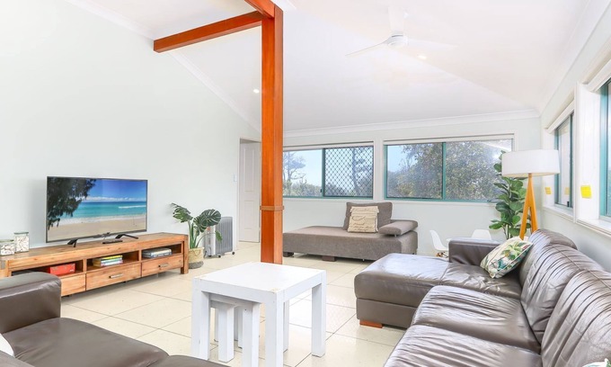Kingscliff Apartamento | Ocean View 3 BED - Spacious Coastal Haven with Stunning Ocean and Park Views