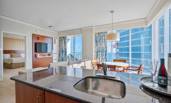 Sunny Isles Beach Hotel | Ocean View Apartment w/ Kitchen in Luxury Beach Resort