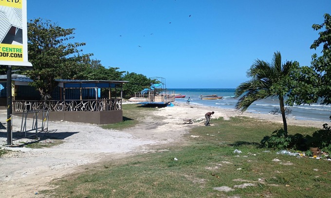 Discovery Bay Apartamento | Ocean view apartment,with pool within reach ,AC with WiFi newly redone,discount