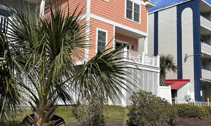 Myrtle Beach Casa | Ocean View Beach House