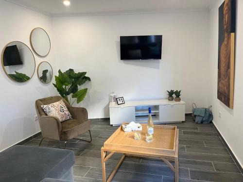 Patio Apartamento | Ocean view by Charmes A