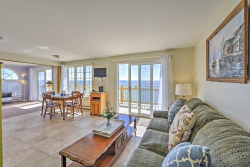 North Truro Apartamento | Ocean-View Cape Cod Condo in Truro!