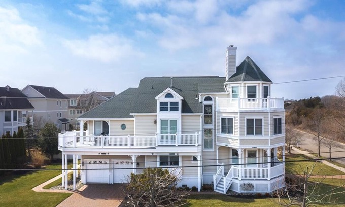 Admiral Estates Casa | Ocean View Cape May Beach Home w/ Deck | Sleeps 14