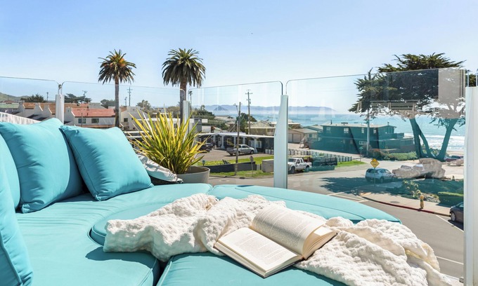 Cayucos Casa | Ocean View Cayucos Bungalow w/ Courtyard Lounge, Patio & Beach Access