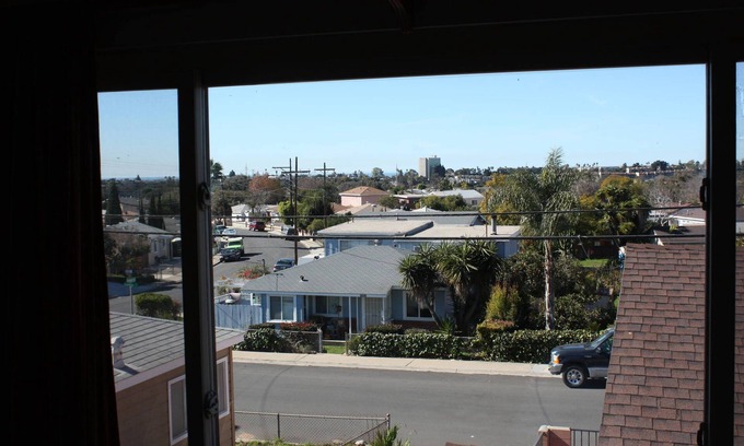 Linda Vista Apartamento | Ocean View Central San Diego Treehouse Super Tranquilo Fácil Estacionamiento