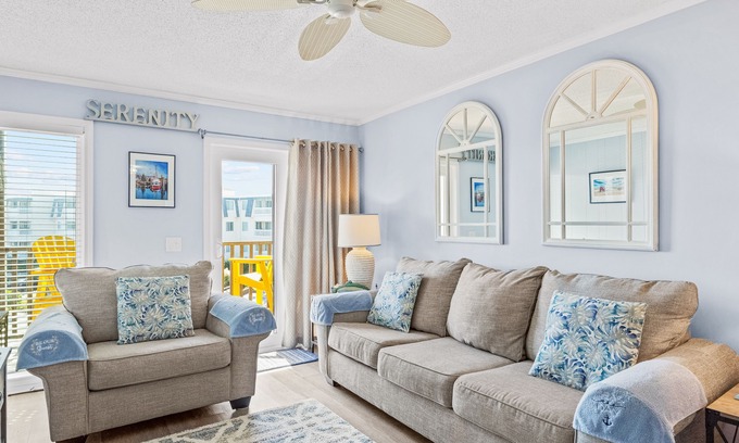 Morehead City Condominio | Ocean view condo with pool access, central AC, WiFi, and private washer/dryer