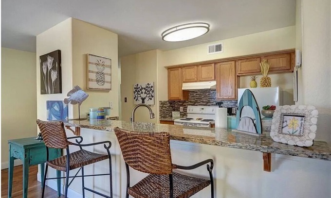 Corpus Christi Condominio | Ocean view Condo with Balcony 5 mins Walk to Beach