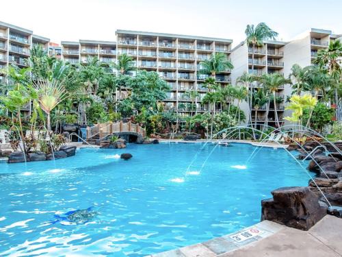 Honokowai Apartamento | OCEAN VIEW condo with private balcony on 4th floor