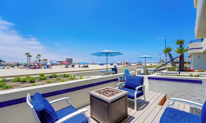 South Mission Beach Condominio | Ocean View Dreams - AC, Private Patio, Gas Grill, Private Washer/Dryer!