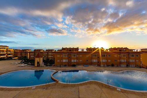 Santiago del Teide Apartamento | Ocean view Family Apartment in Playa La Arena