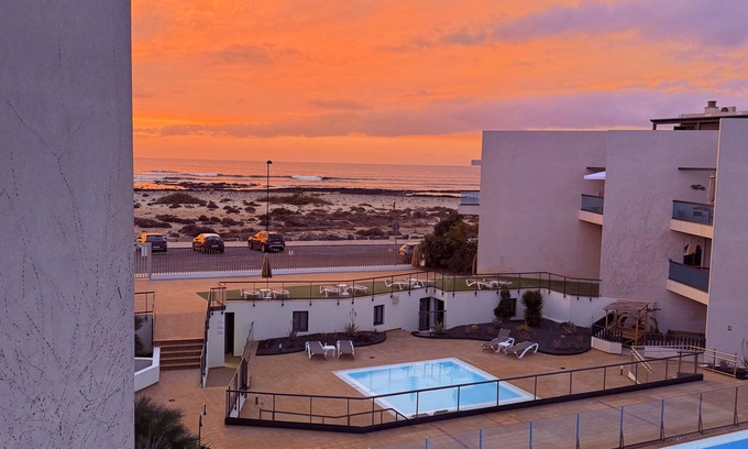 El Cotillo Apartamento | Ocean view first line, pool, balcony and rooftop, CasaMar El Cotillo