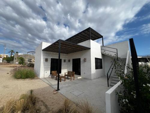 Todos Santos Casa | Ocean View, Gorgeous Rooftop, AC, Wifi & Peaceful