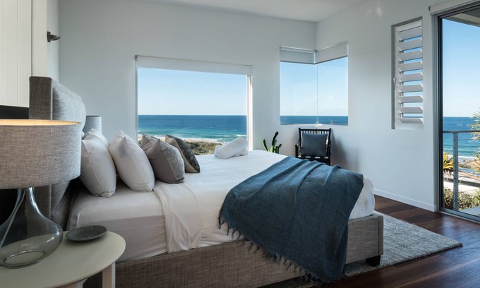 Castaways Beach Casa | Pristine 3 Bedroom Oceanfront Holiday Home on the Sunshine Coast