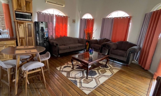 Montego Bay Cama Y Desayuno | Ocean view property 10 minutes away from the airport with roof top terrace.
