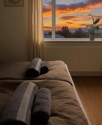 Hafnarfjordur Casa | Ocean view room in urban center