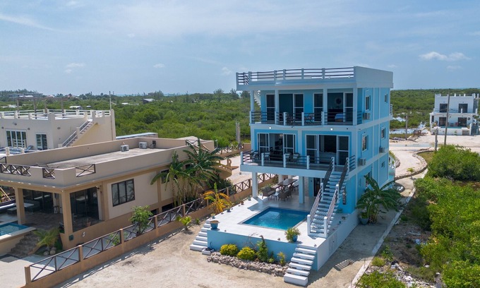 Boca Ciega Apartamento | Ocean view stay with a balcony, private pool, full kitchen, AC, and washer/dryer