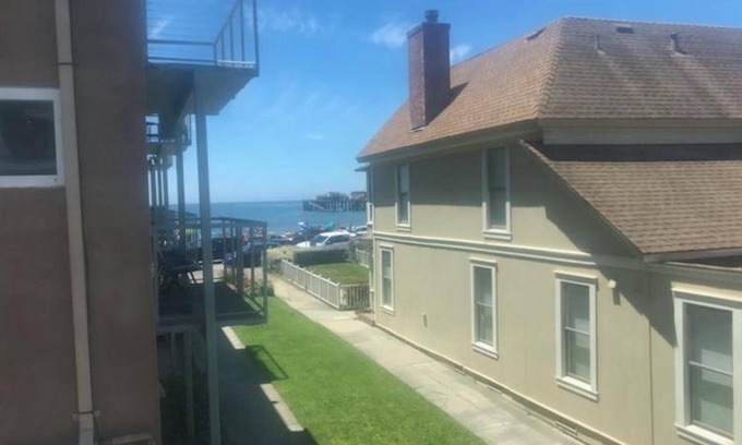 Capitola Apartamento | Ocean view studio in Capitola Village - Location!