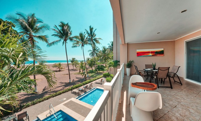 Barrio Los Villalobos Condominio | The Palms Ocean Club Resort