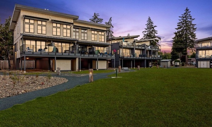 Black Creek Casa | Ocean View Town House #4 at THE BEACH HOUSE!