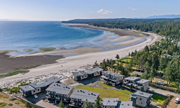 Black Creek Casa | Ocean View Town House #2 at THE BEACH HOUSE!