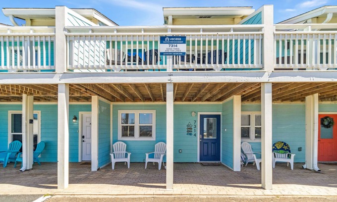 Port St. Joe Casa | Ocean-view townhouse across street from beach with patio, W/D, streaming, AC