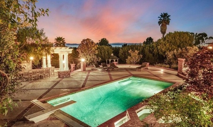 Palos Verdes Estates Casa | Spacious 5-bedroom house in wonderful Palos Verdes Estates with AC, fitness room