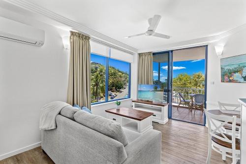 Airlie Beach Apartamento | Ocean Views 1Br with Full Kitchen No Steep Hills