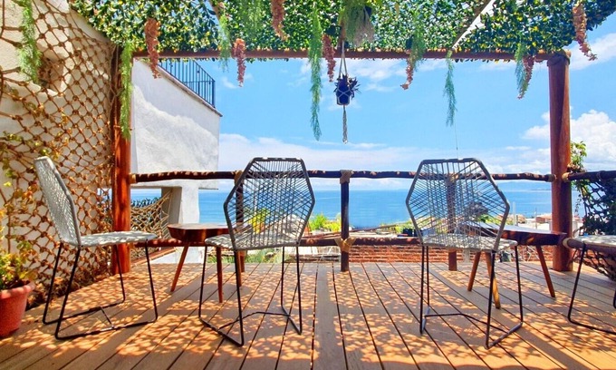 Colonia 5 de Diciembre Apartamento | OCEAN VIEW~2 Beds~Steps to Beach and Malecon~See Whales~Fireworks~Safe Location