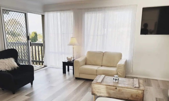 Batehaven Casa | Ocean views and one block from the beach