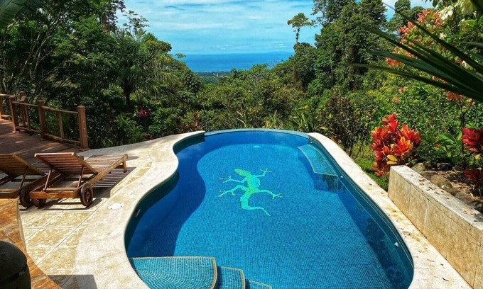 Ballena Casa | Ocean views and privacy above Uvita