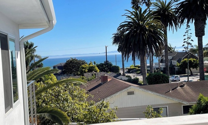Santa Barbara Apartamento | Ocean Views Galore! Fabulous Santa Barbara ocean view, private beach retreat