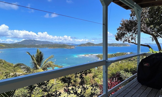Estate Calabash Boom Cabaña | Perfecto para parejas con presupuesto limitado: vistas al mar y excelentes comodidades.