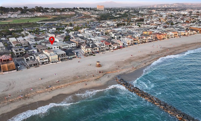 West Newport Casa | Ocean Views. Modern 3Bed 2Bath Sleep 9people Steps to the Water.