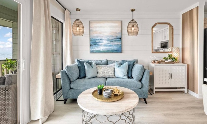 Isle of Palms Condominio | Ocean Views - Newly Remodeled - Pool and Fishing Pier
