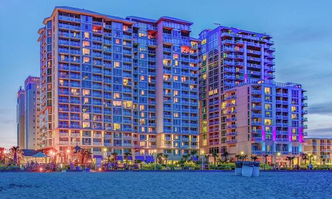Northeast Virginia Beach Complejo | Oceanaire Virginia Beach - 2 BEDROOM OCEAN VIEW 1 KG 2 DBLS SUITE