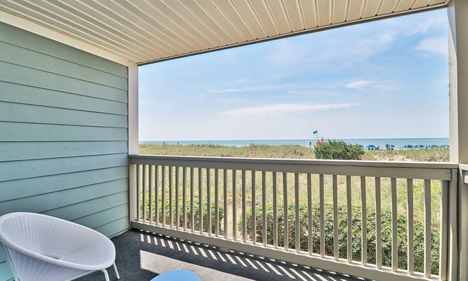 Ash Condominio | Oceanfront 2 bedroom 2 bath at Xanadu in N. MB