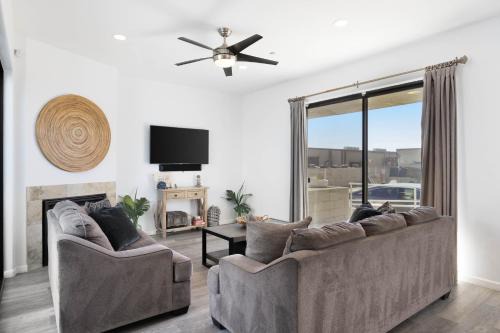 Oceano Casa | Oceanfront 2BR Rooftop Deck Beach Access Strand Way B