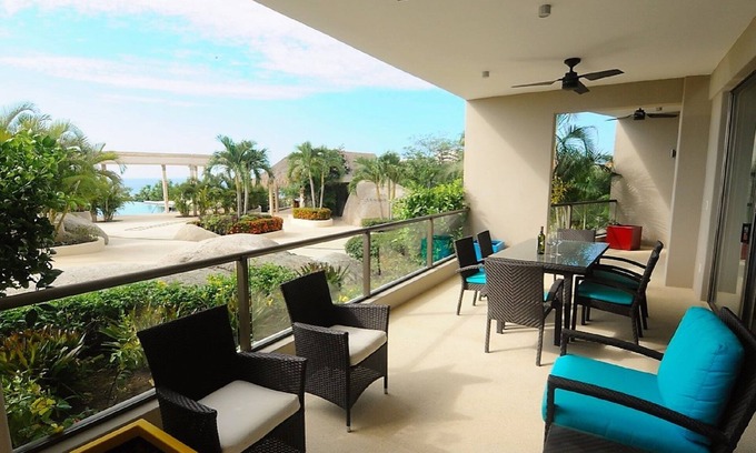 Santa Maria Huatulco Condominio | Condo frente al mar a pasos de la piscina y la playa!