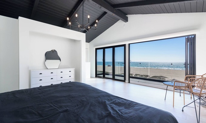 Sunset Beach Casa | Oceanfront 3-Story Beach House – Luxurious Sunset Beach, Huntington Beach