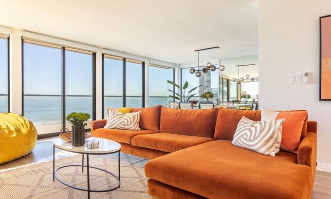 Sand Section Casa | Oceanfront 4 Bdrm on The Strand, Manhattan Beach