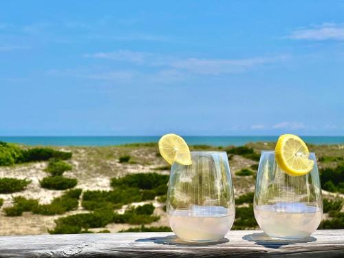 Salvo Casa | Oceanfront 4 Bedroom Salvo Sandcastle Hot Tub