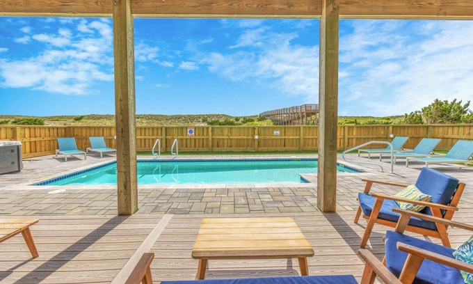 Waves Casa | Vistas abiertas! Frente al mar con piscina y bar, jacuzzi, sala de juegos, paseo a la playa