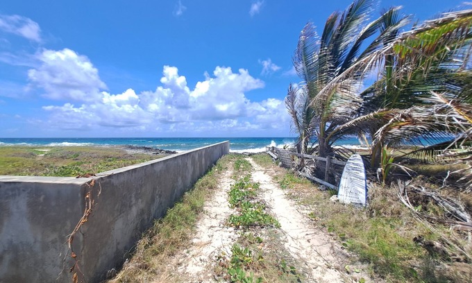 Inch Marlowe Casa | Oceanfront Apartment in Oistins
