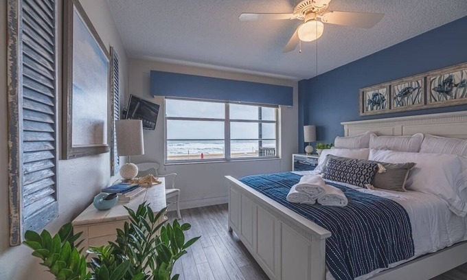 South Patrick Shores Apartamento | Oceanfront Beach House w/ Family Amenities