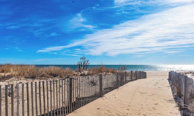 Ocean City Apartamento | Oceanfront Beach Walkout Studio – Cozy & Convenient in North Ocean City