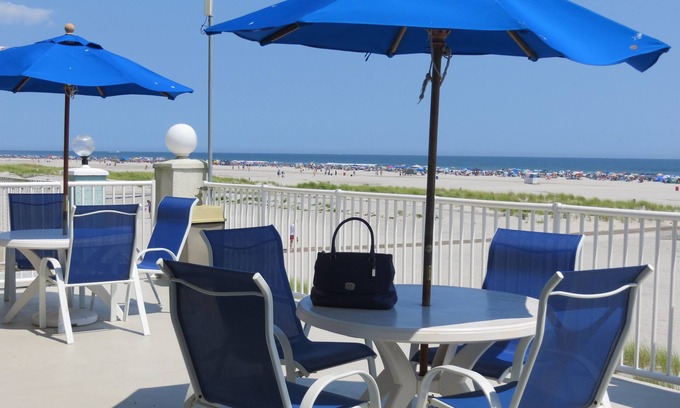 Wildwood Crest Condominio | Belleza frente al mar * WOW * Otoño / Invierno * 2BR 2BA con cubierta * 2 piscinas * Parrillas * Elev