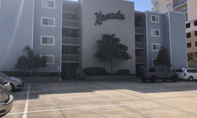 Crescent Beach Condominio | Oceanfront Condo - Summer Deals...Don't miss BEACH TIME